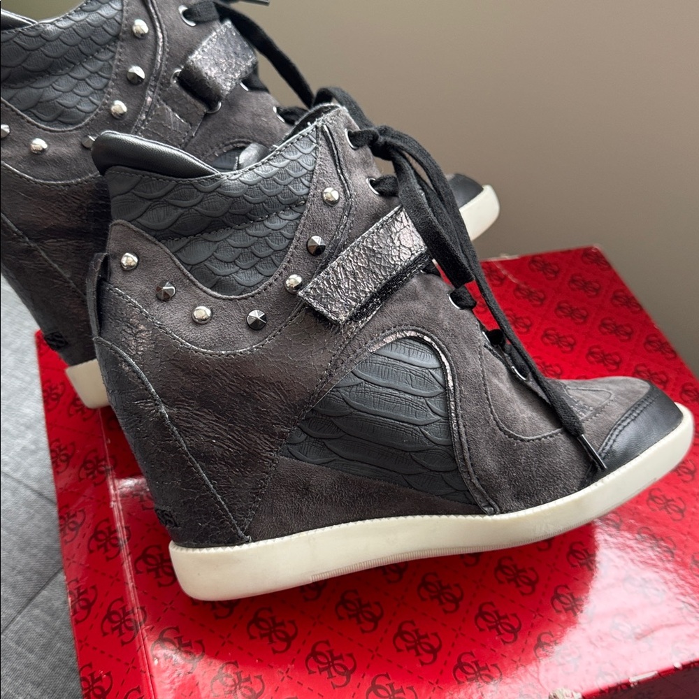 Guess Huxley 2 Wedge Sneakers - Picture 6 of 10